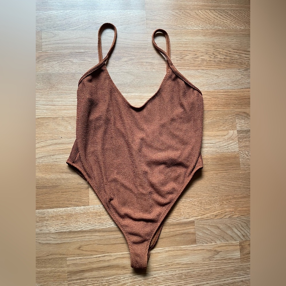 Good American Rust Textured Low Back One Piece Swimsuit
